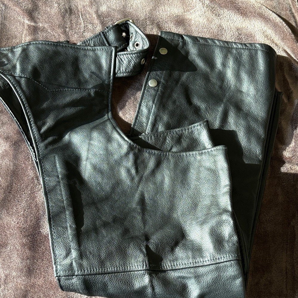 First Manufacturing Co. Unisex XS Black Leather Chaps